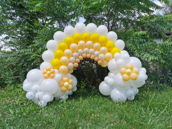 A baho themed rainbow ballon arrangement.